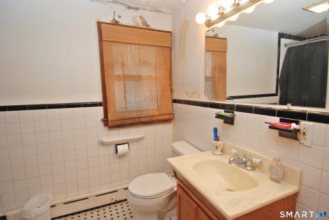 64 Saint Andrew Avenue East Haven CT 06512