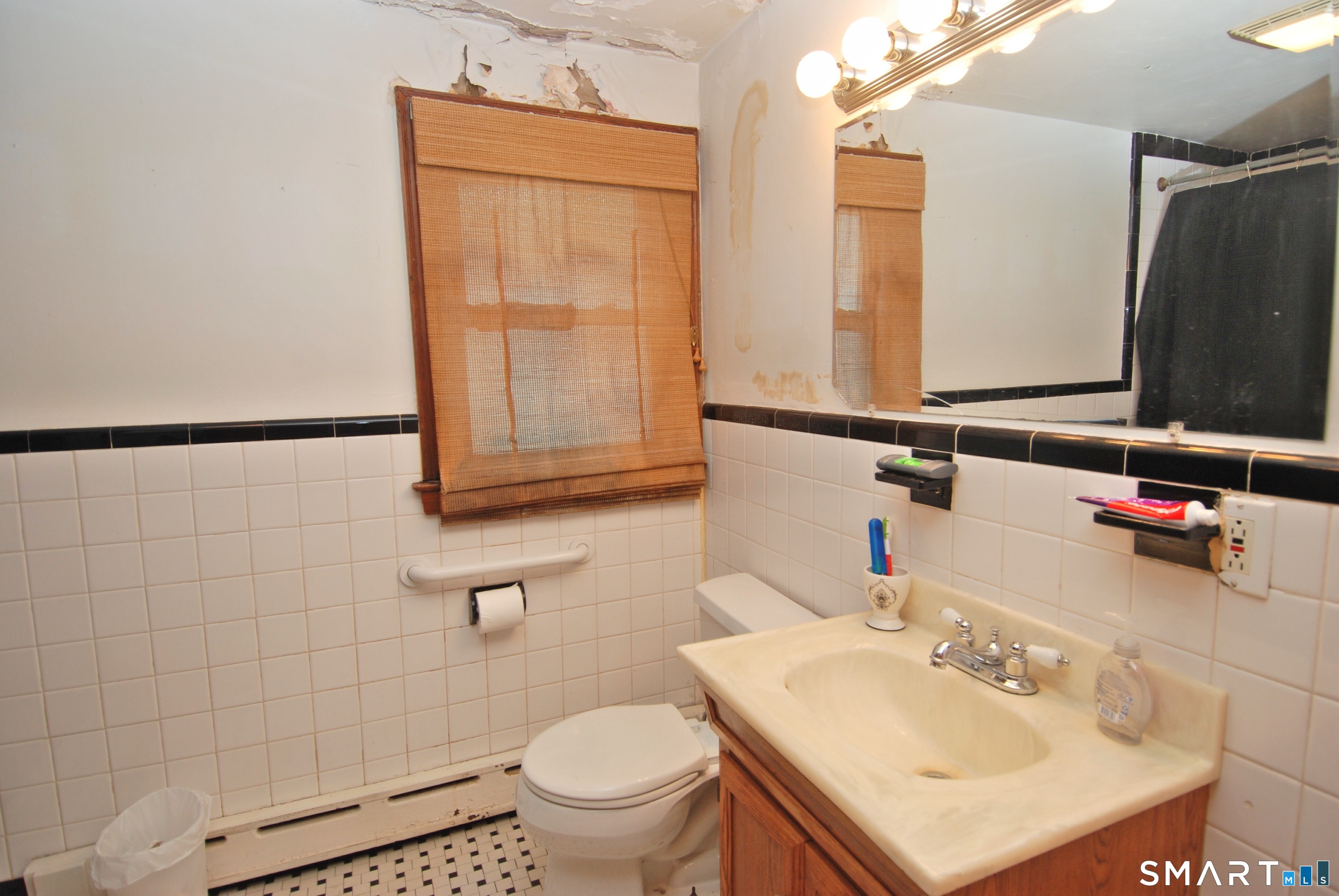 64 Saint Andrew Avenue East Haven CT 06512