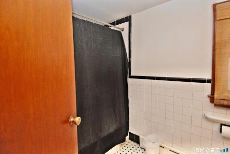 64 Saint Andrew Avenue East Haven CT 06512