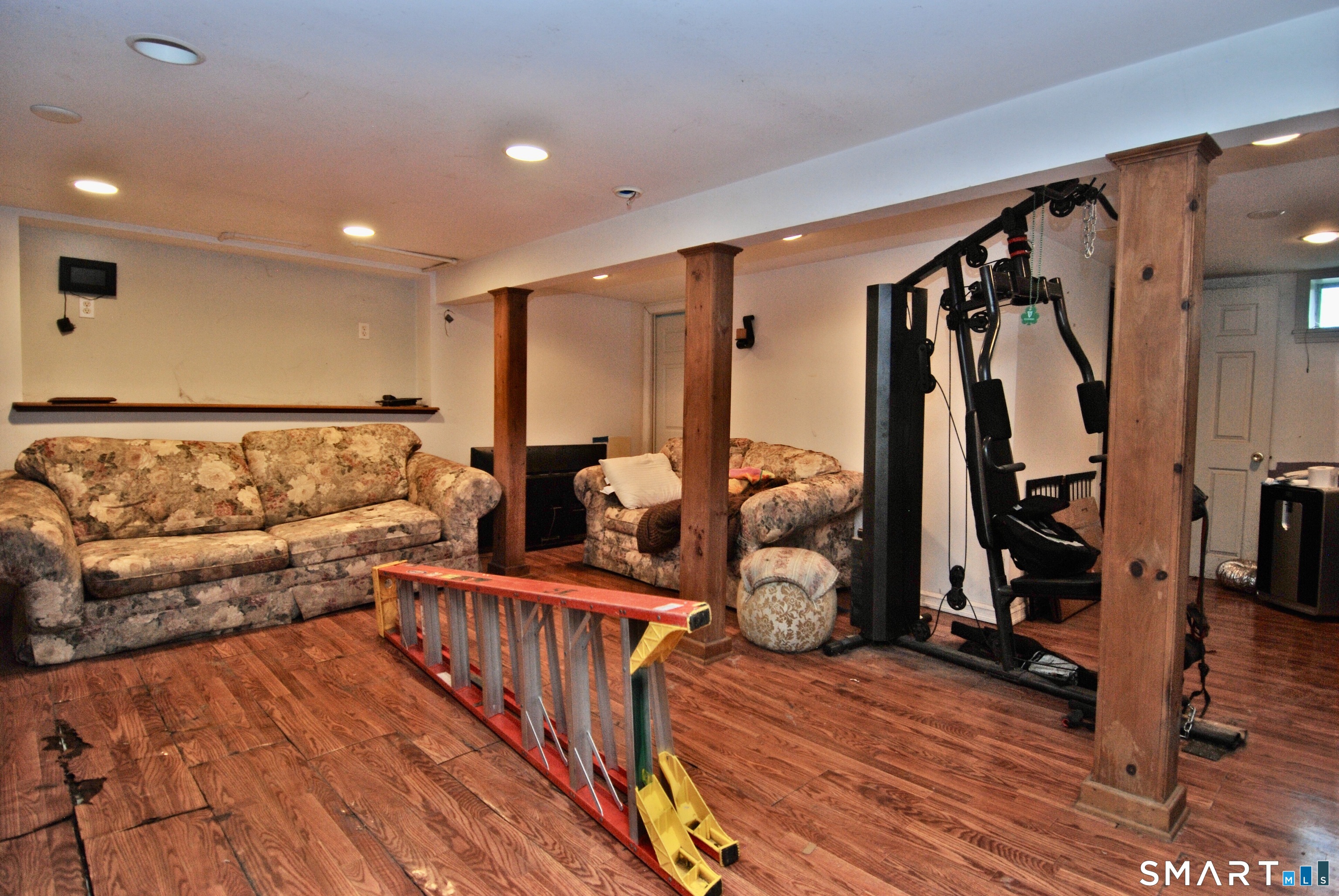 64 Saint Andrew Avenue East Haven CT 06512