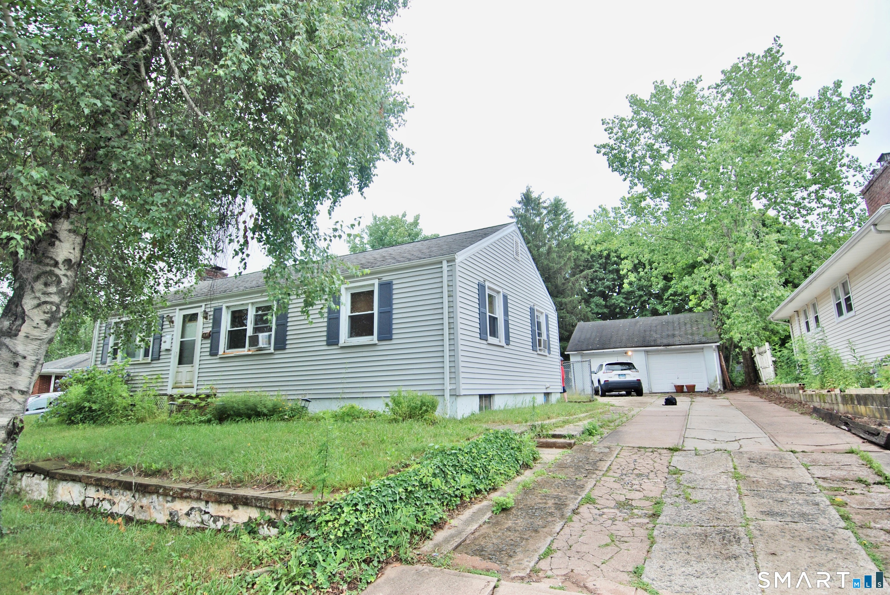 64 Saint Andrew Avenue East Haven CT 06512