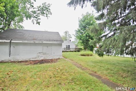 64 Saint Andrew Avenue East Haven CT 06512