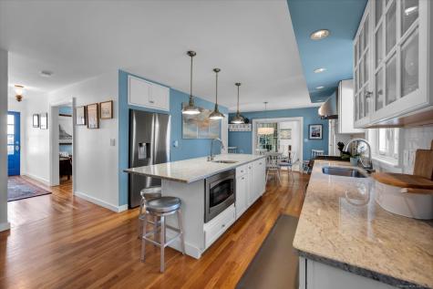 19 Riverside Drive Clinton CT 06413