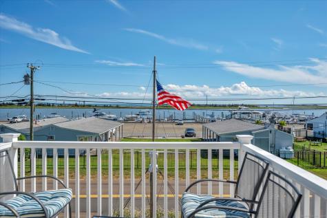 19 Riverside Drive Clinton CT 06413