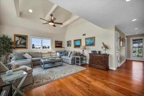 19 Riverside Drive Clinton CT 06413