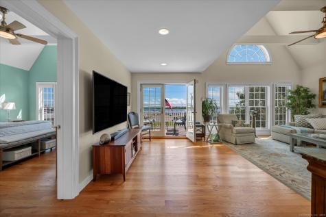 19 Riverside Drive Clinton CT 06413