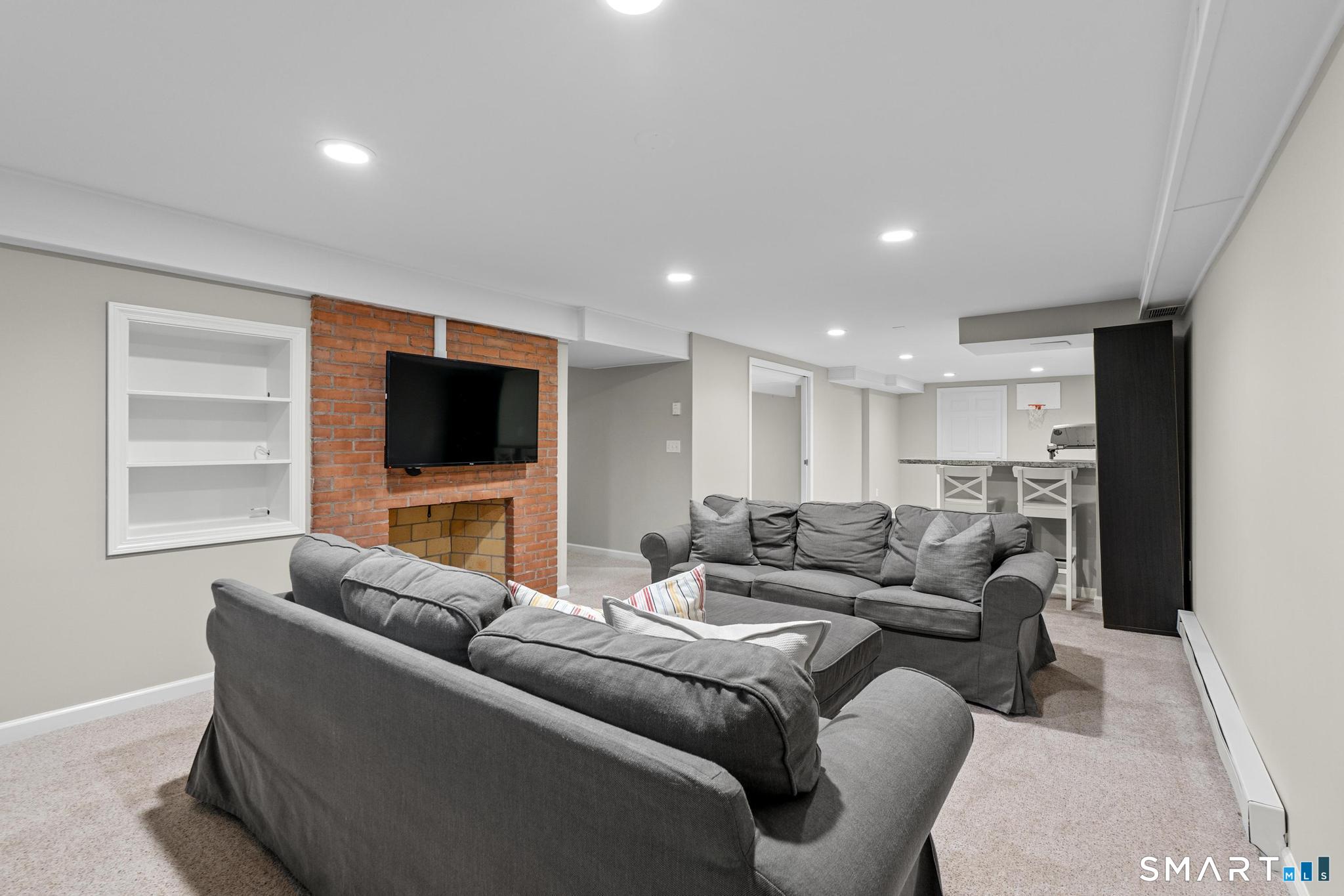 137 Pioneer Drive West Hartford CT 06117