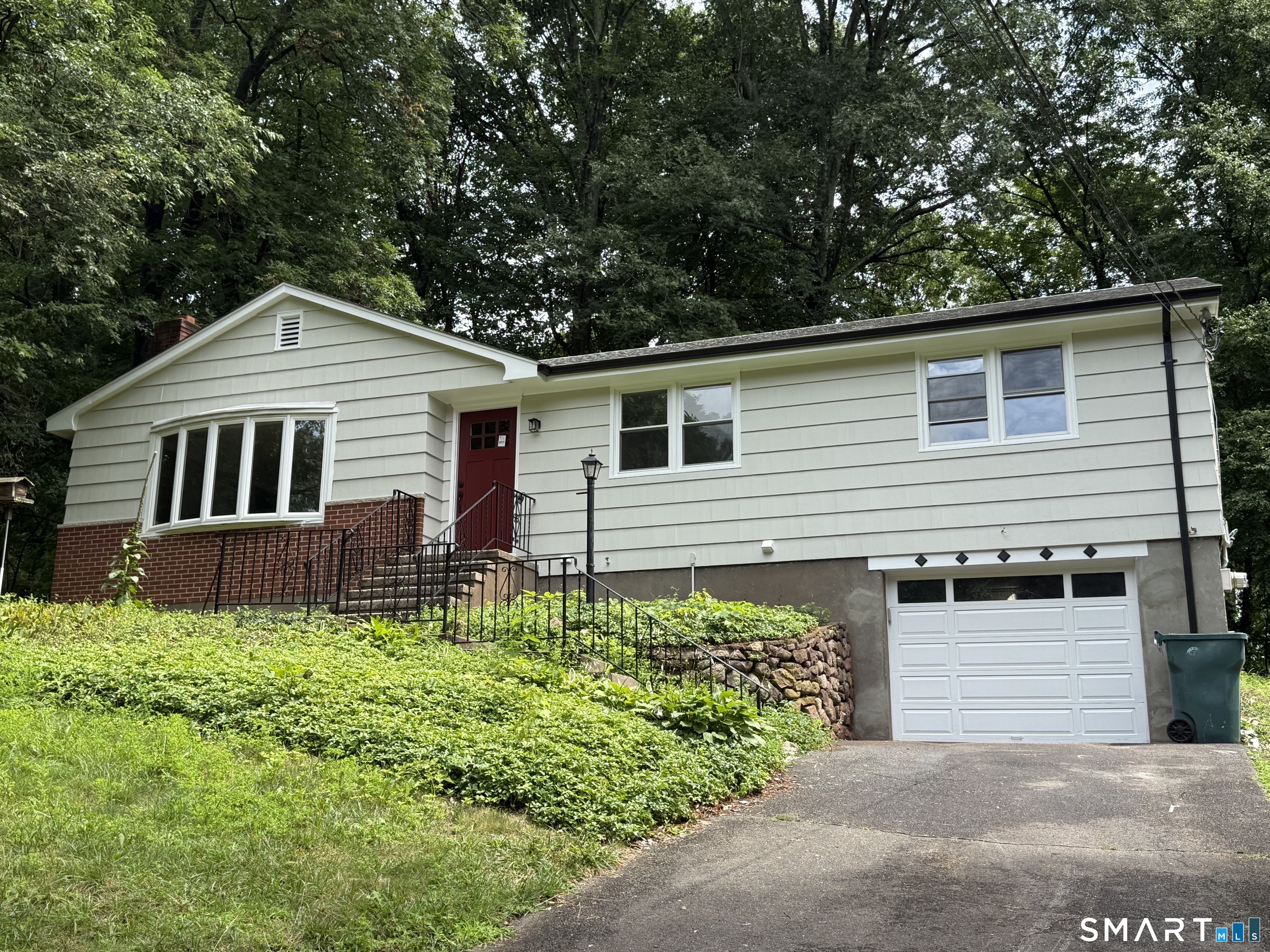 46 Forest North Court Hamden CT 06518