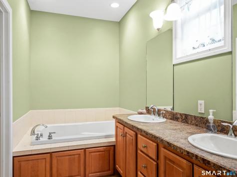 314 Briarwood Drive Manchester CT 06040
