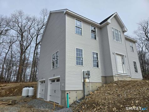 9 Charles Road Oxford CT 06478