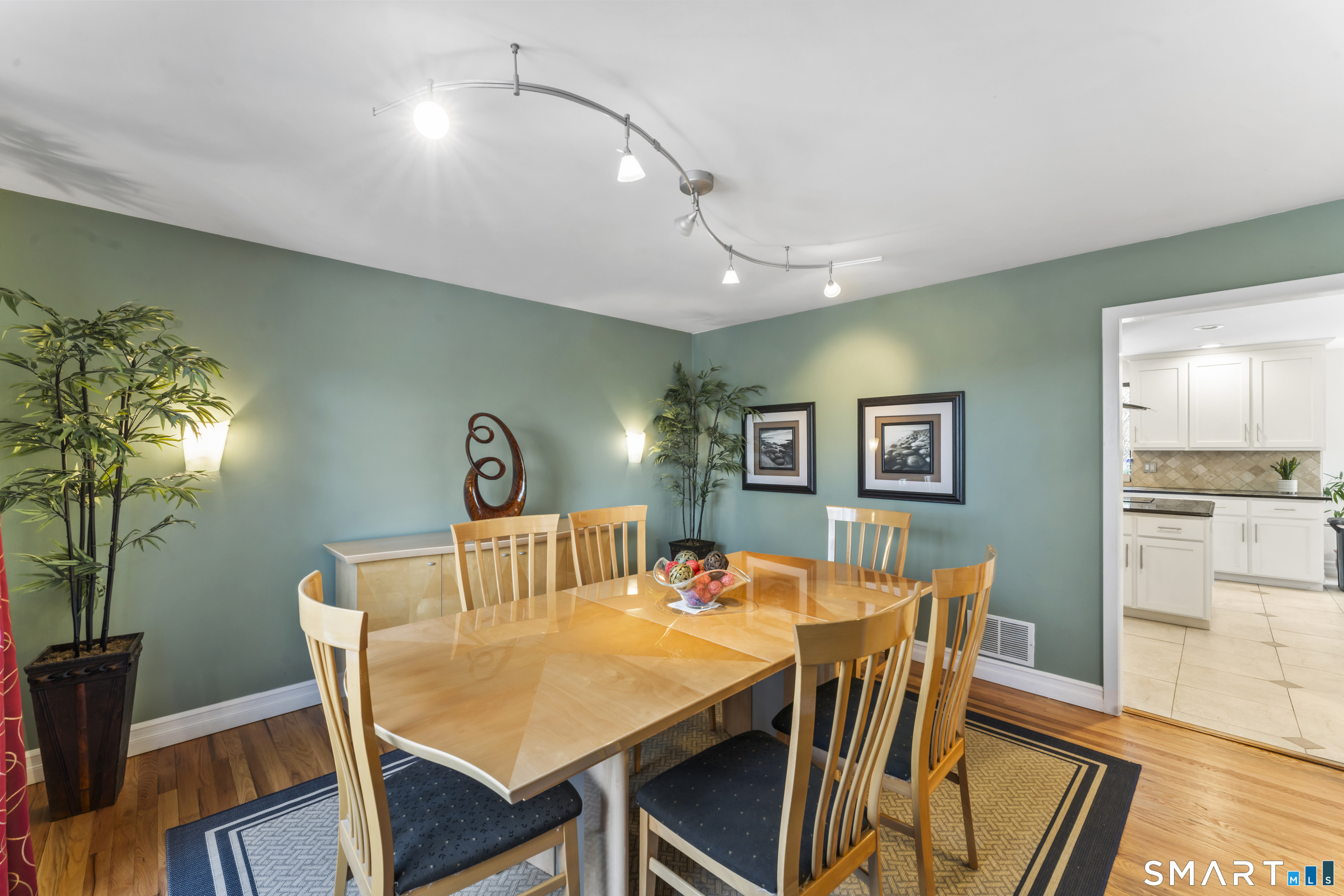 211 Pinewood Road Stamford CT 06903