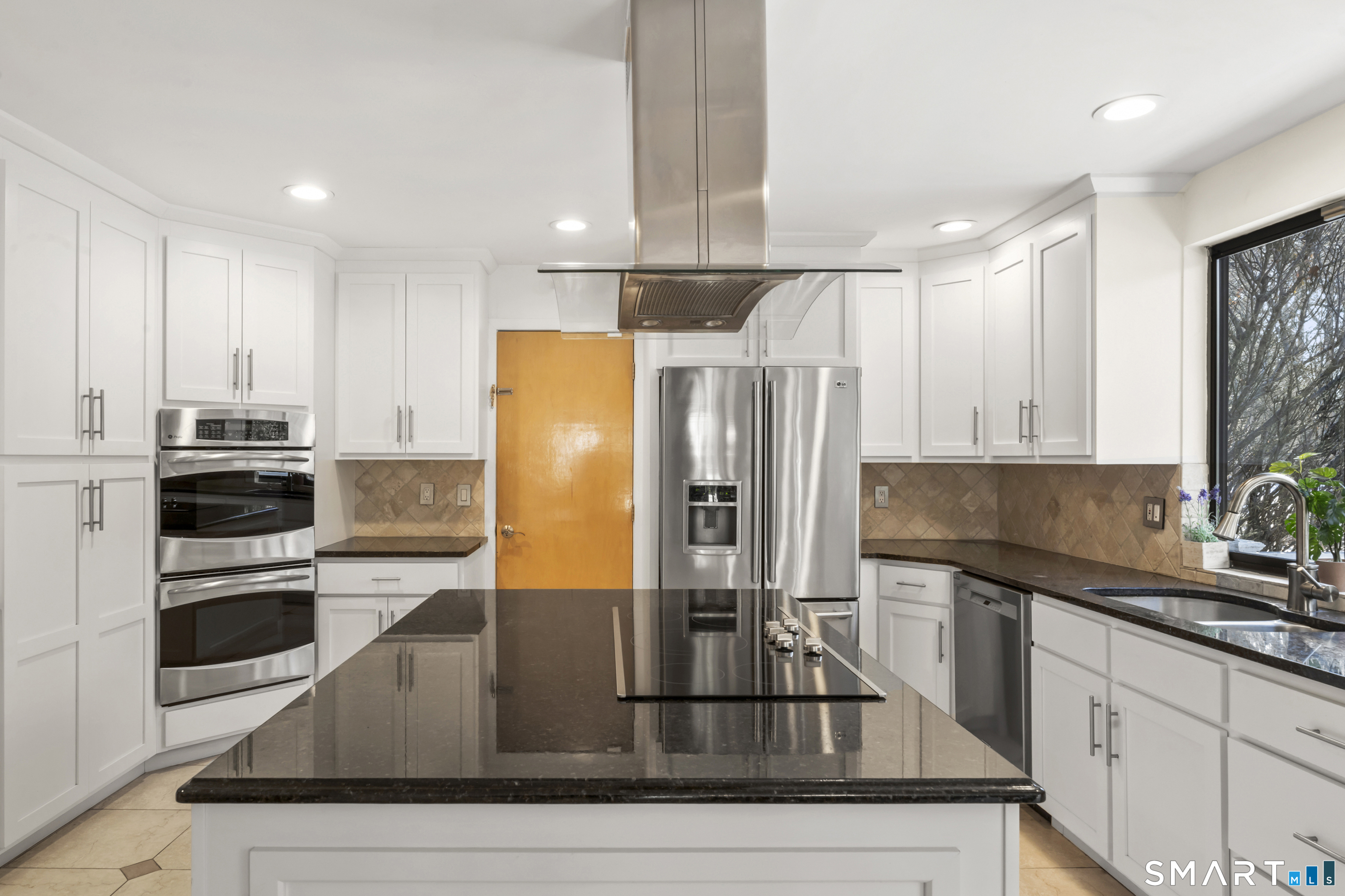 211 Pinewood Road Stamford CT 06903