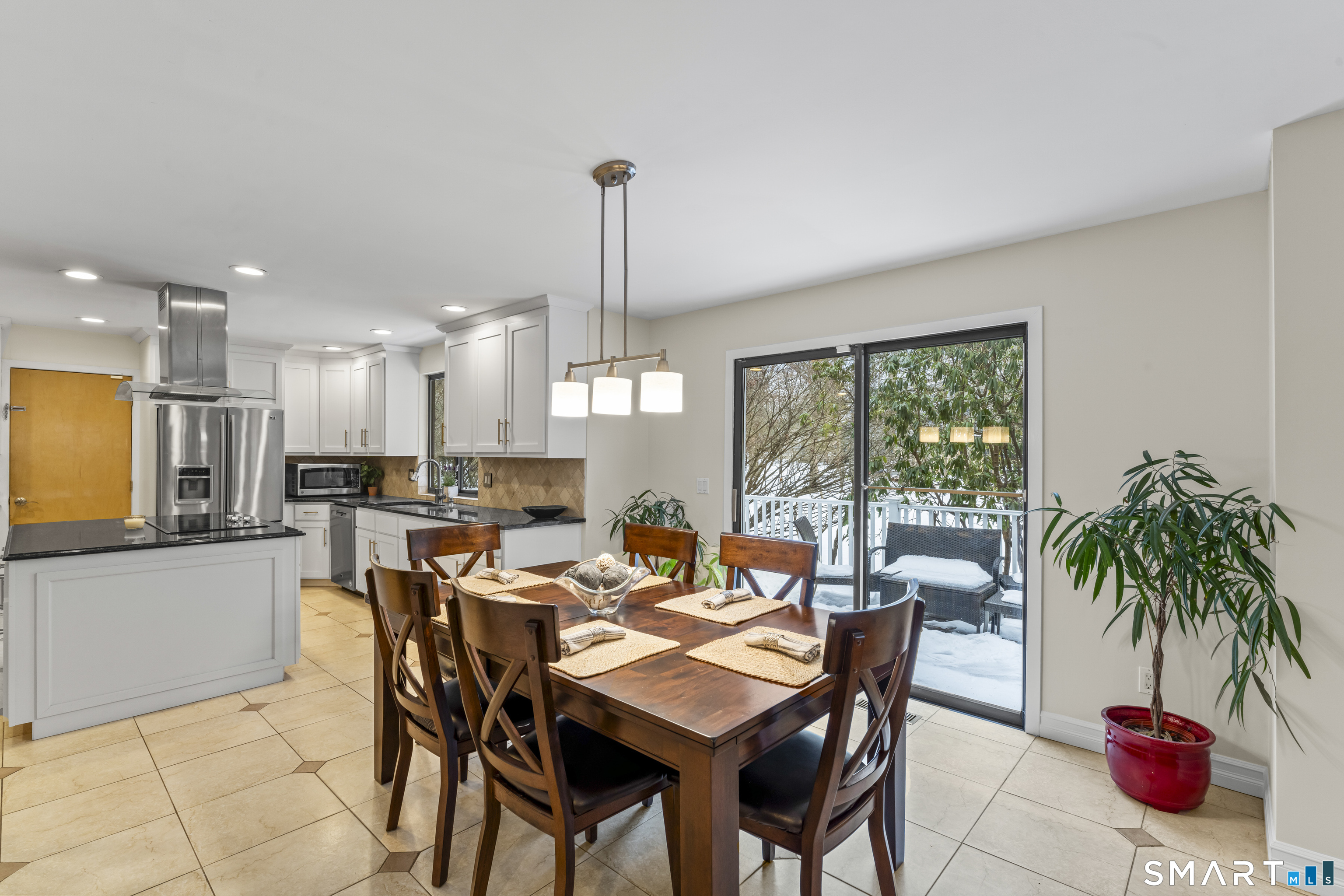 211 Pinewood Road Stamford CT 06903