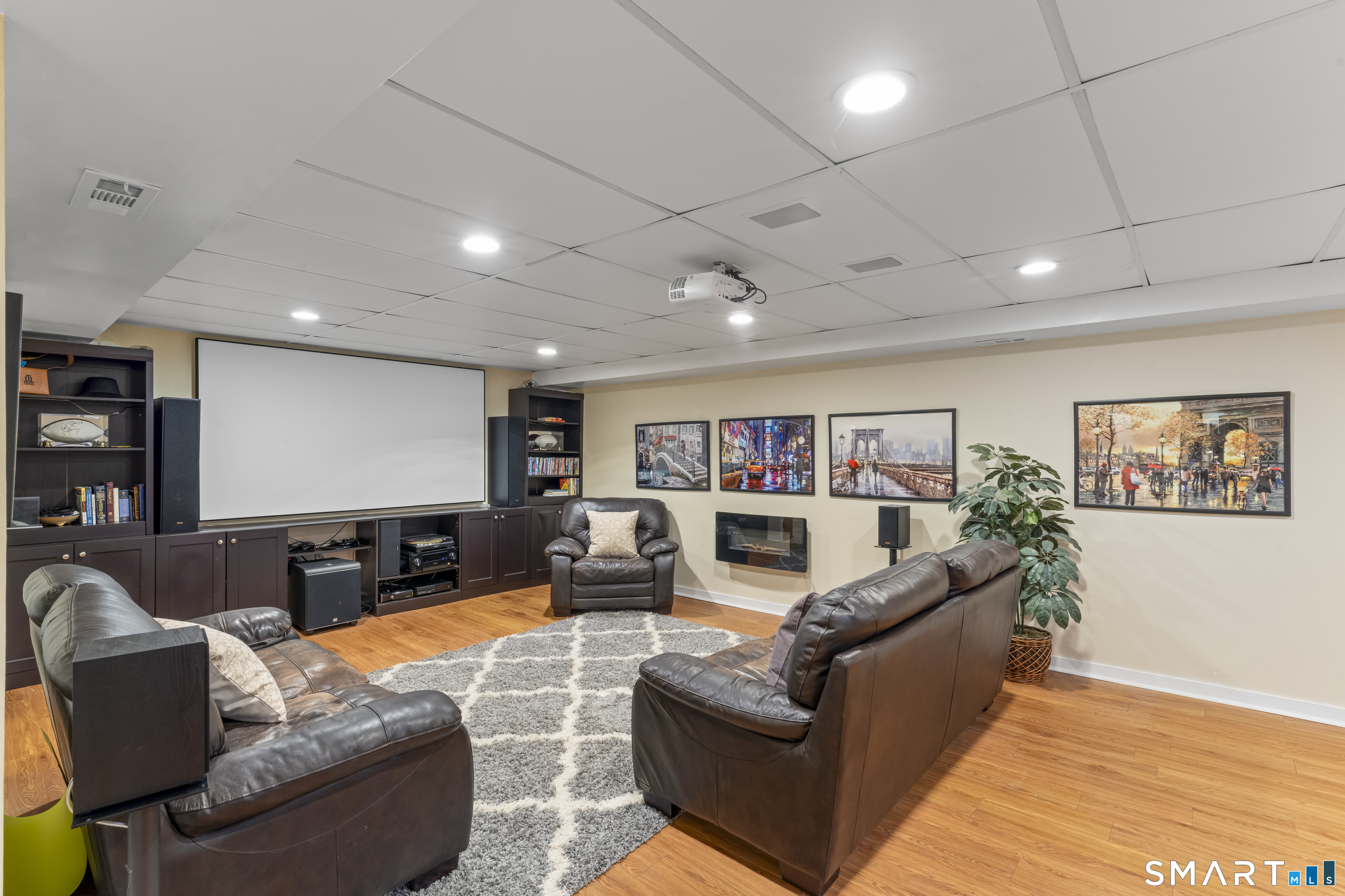 211 Pinewood Road Stamford CT 06903