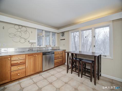 136 Knoll Drive Hamden CT 06518