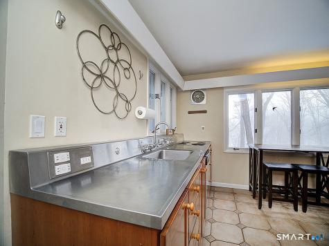 136 Knoll Drive Hamden CT 06518