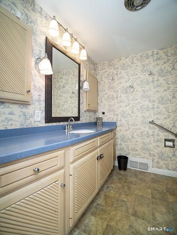 136 Knoll Drive Hamden CT 06518
