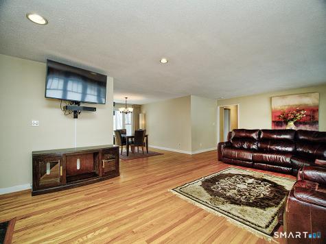 136 Knoll Drive Hamden CT 06518