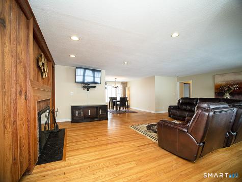 136 Knoll Drive Hamden CT 06518