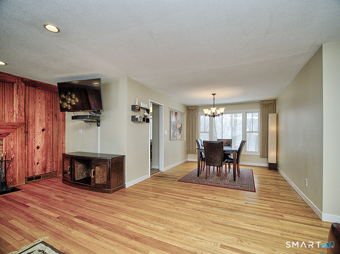 136 Knoll Drive Hamden CT 06518