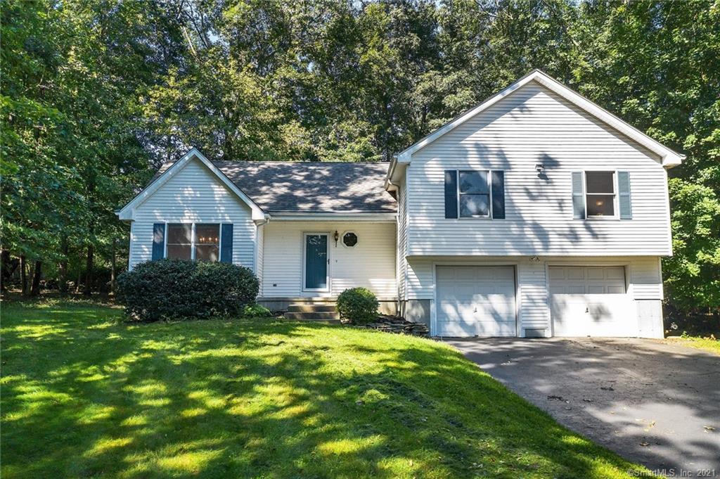 18 Meadowview Lane Norwich CT 06360