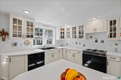 16 Lynde Street Old Saybrook CT 06475