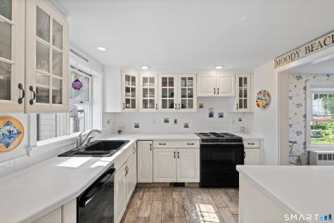 16 Lynde Street Old Saybrook CT 06475