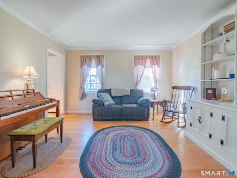 6 Cinnamon Road Newington CT 06111