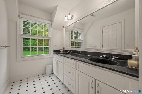 9 Glenmor Drive Newtown CT 06470