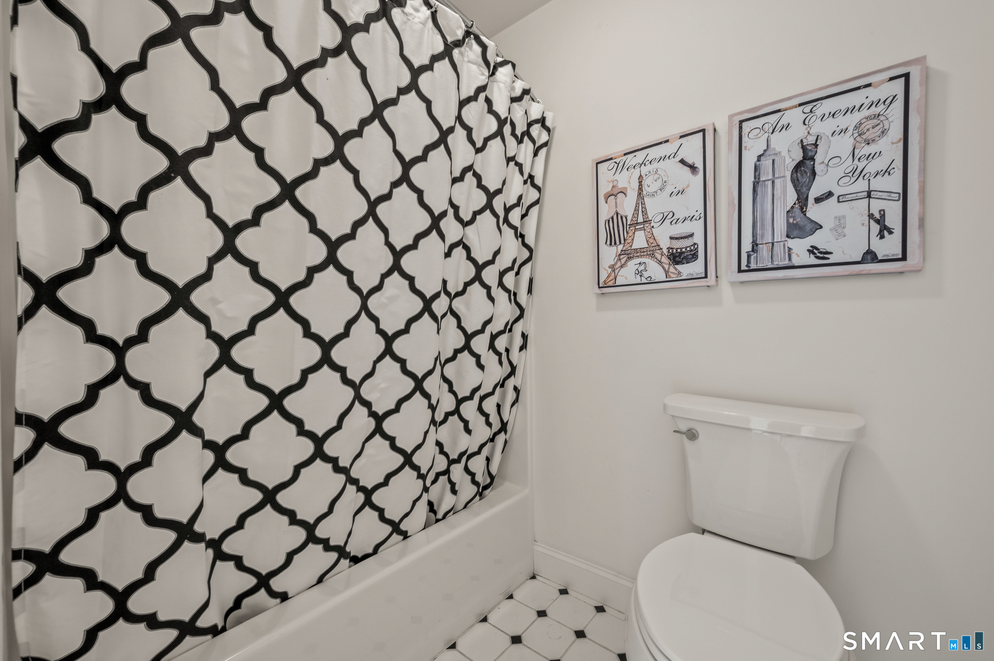 9 Glenmor Drive Newtown CT 06470