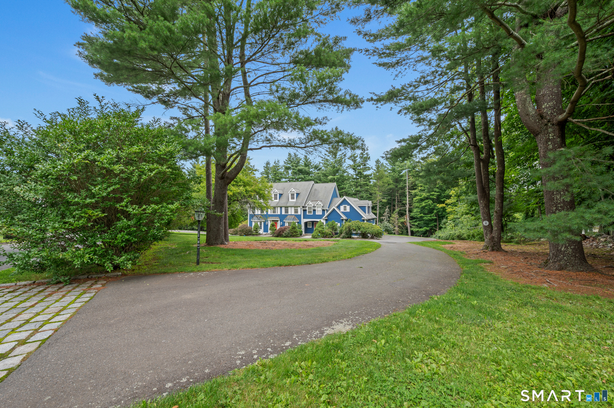 9 Glenmor Drive Newtown CT 06470