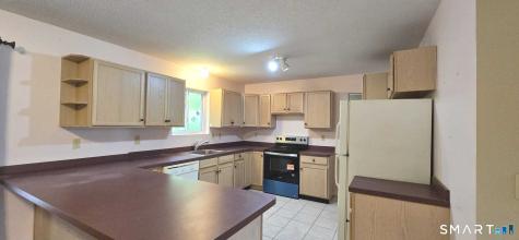 15 Sparrow Court Montville CT 06370