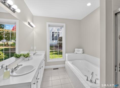 10 Chelsea Place Avon CT 06001