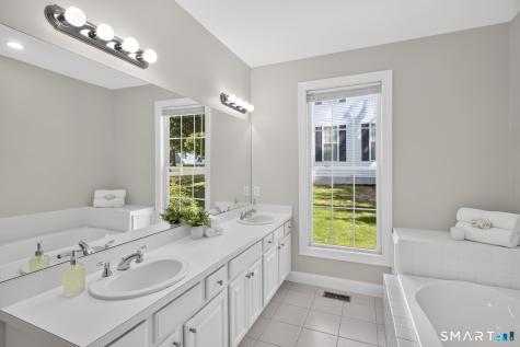 10 Chelsea Place Avon CT 06001