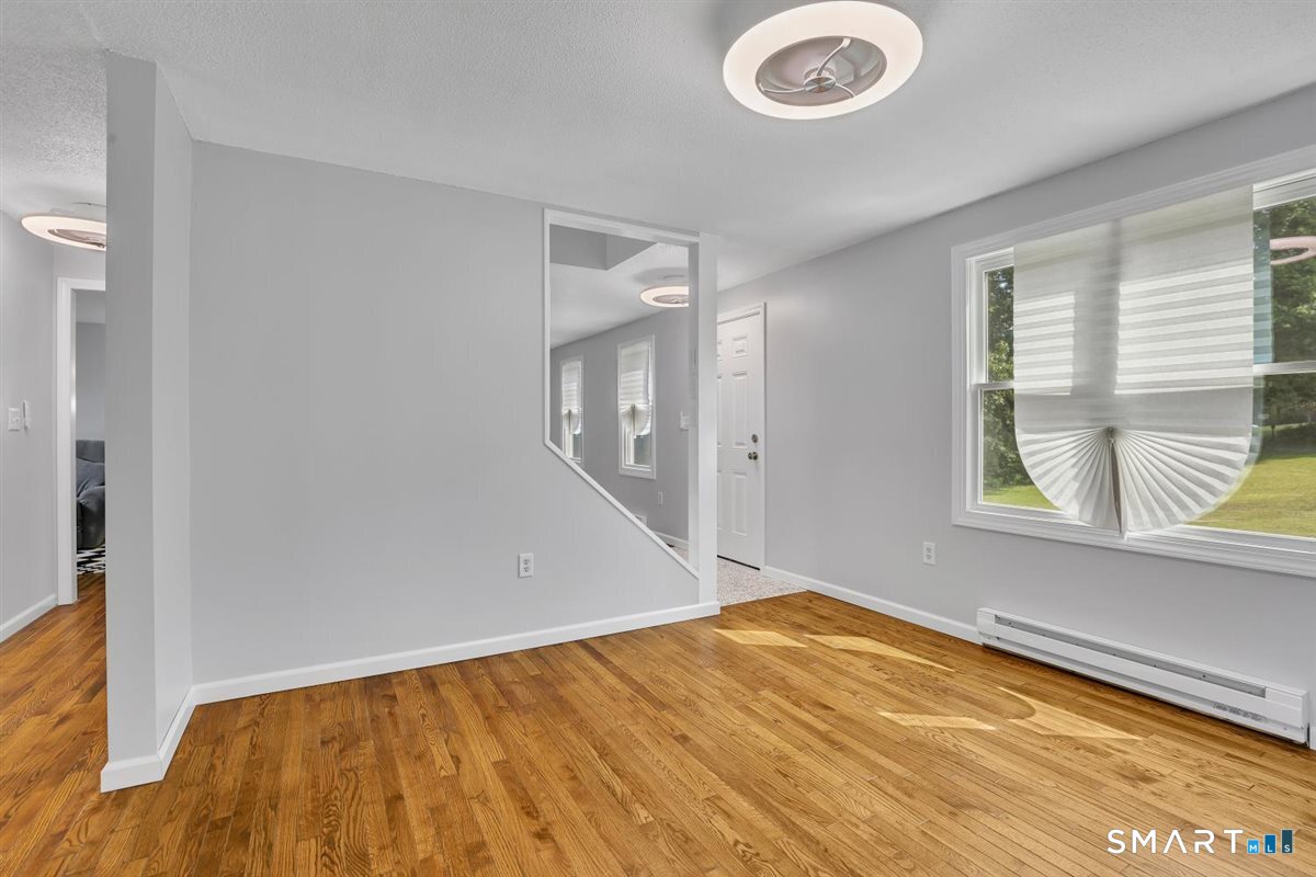 28 Mcnabola Lane Wallingford CT 06492