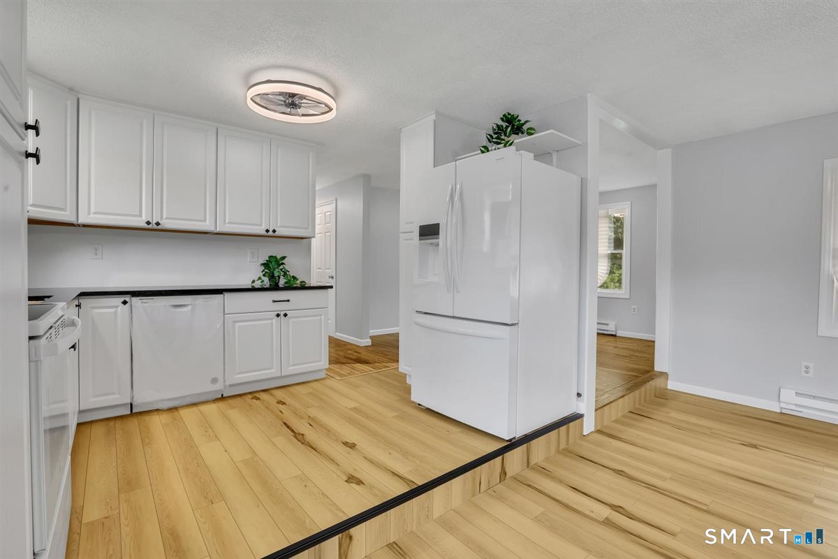 28 Mcnabola Lane Wallingford CT 06492