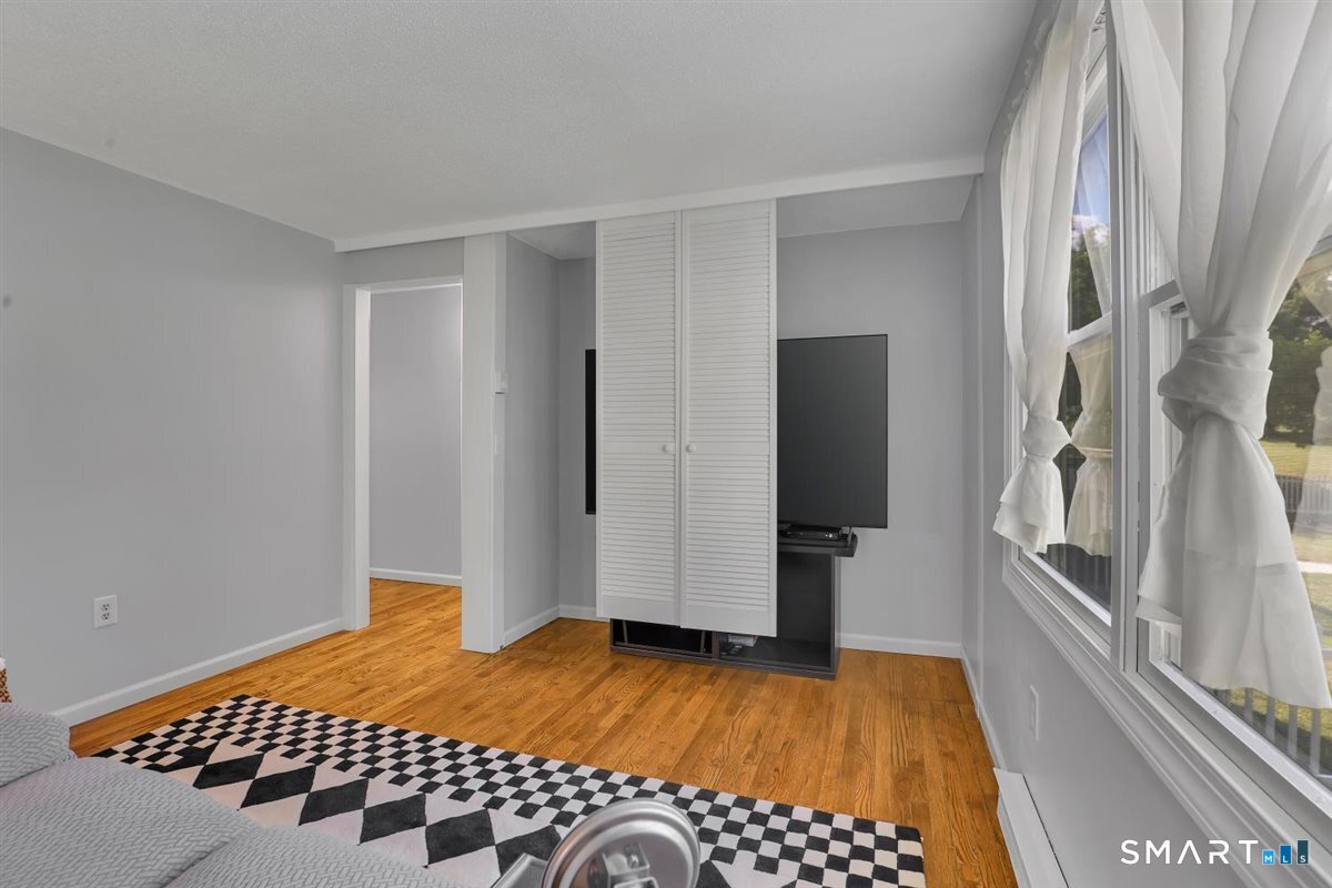 28 Mcnabola Lane Wallingford CT 06492