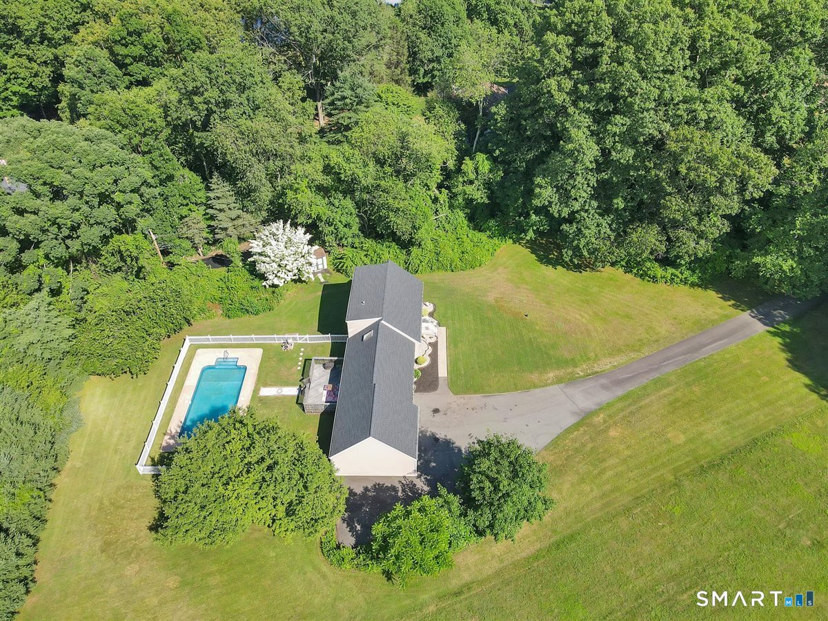 28 Mcnabola Lane Wallingford CT 06492