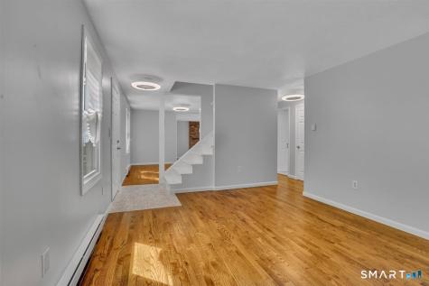 28 Mcnabola Lane Wallingford CT 06492