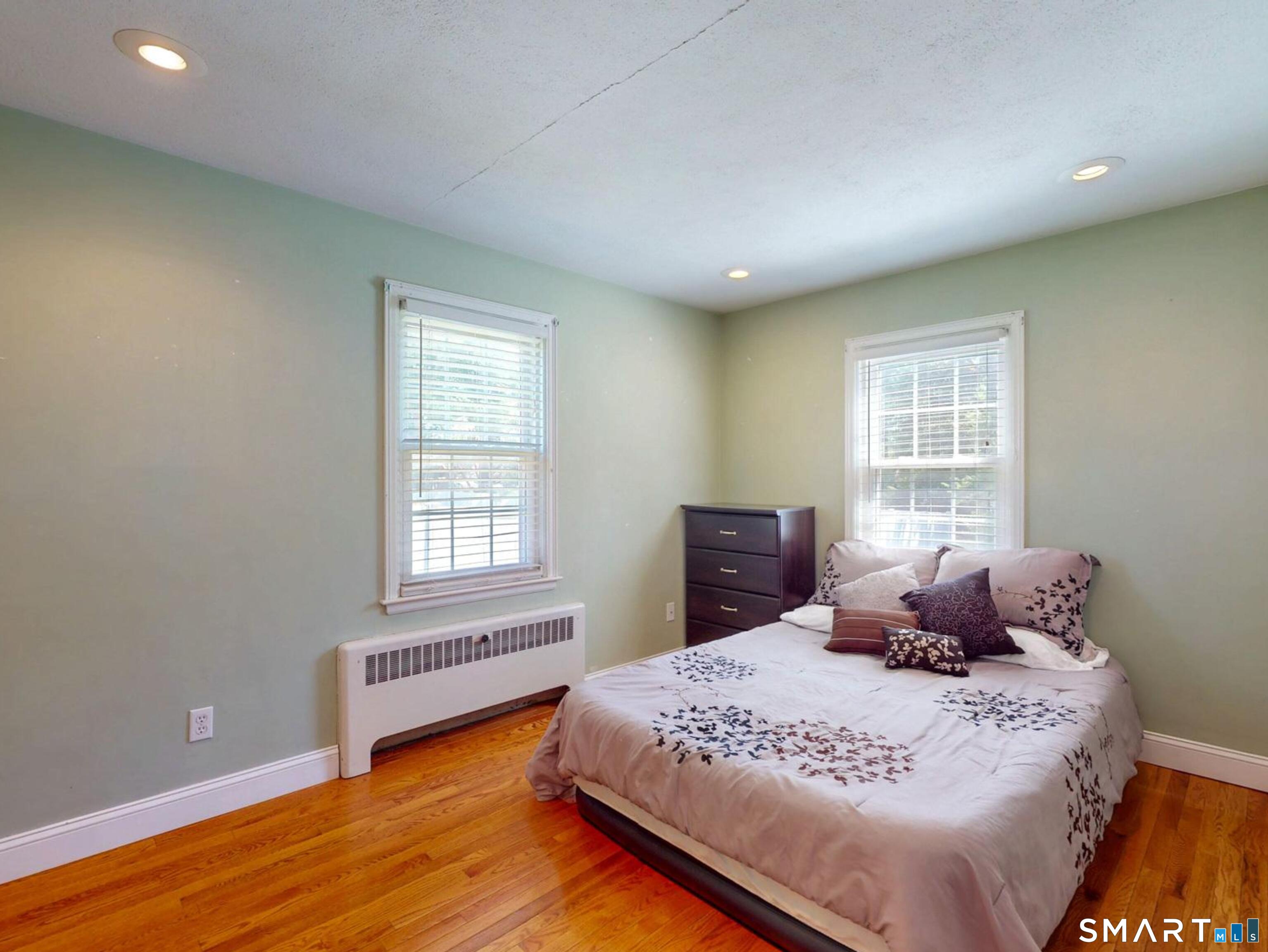 564 Willard Avenue Newington CT 06111
