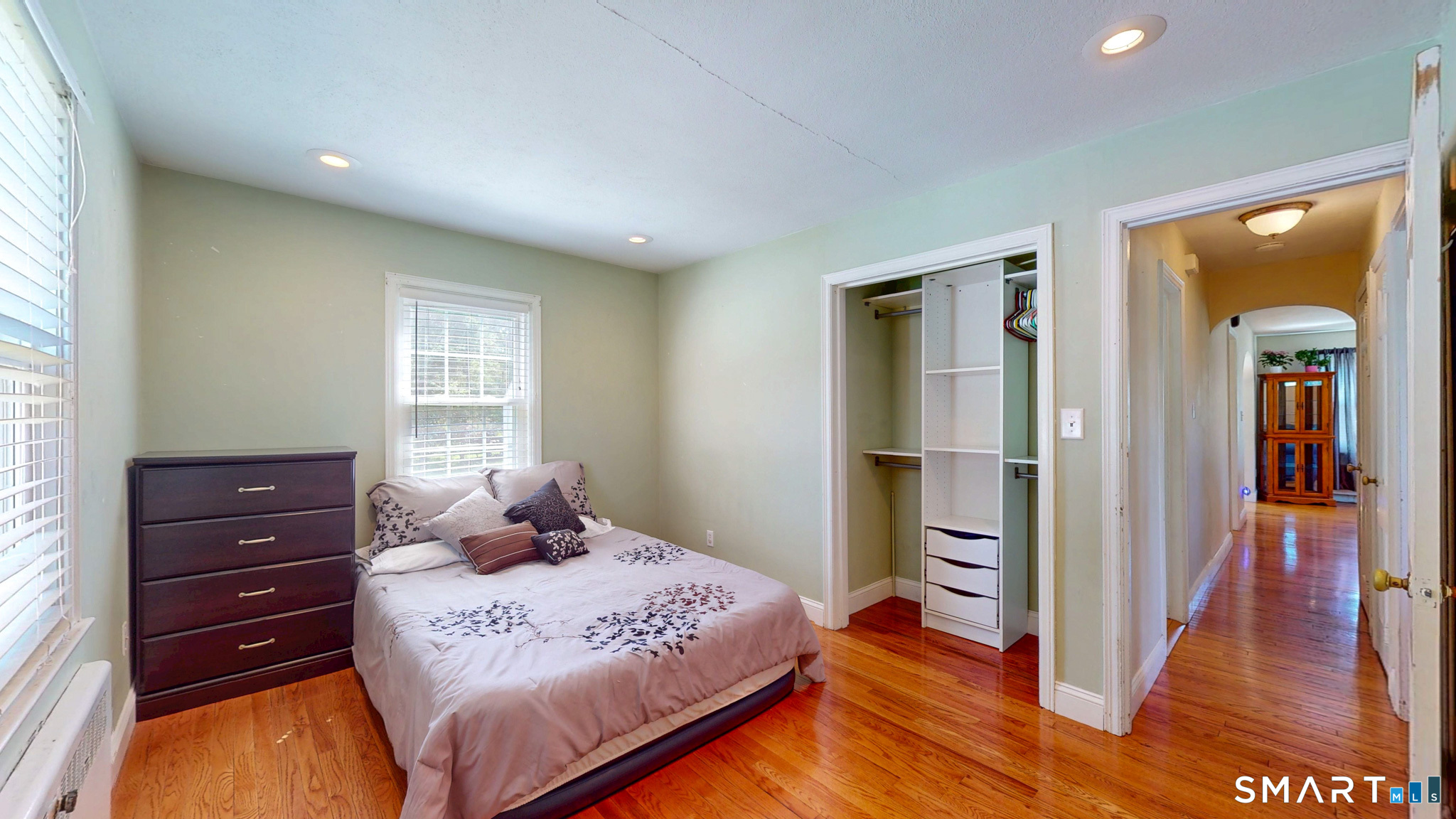 564 Willard Avenue Newington CT 06111