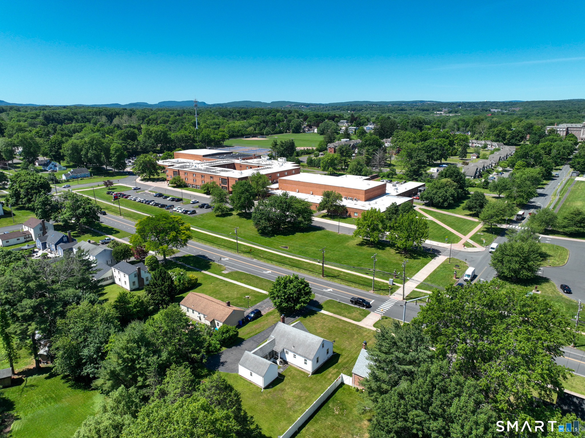 564 Willard Avenue Newington CT 06111