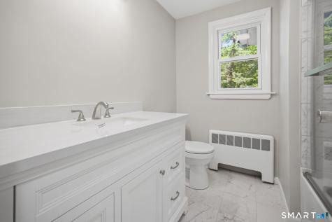 32 Hemlock Lane East Hartford CT 06118