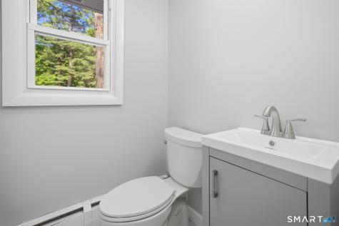 32 Hemlock Lane East Hartford CT 06118