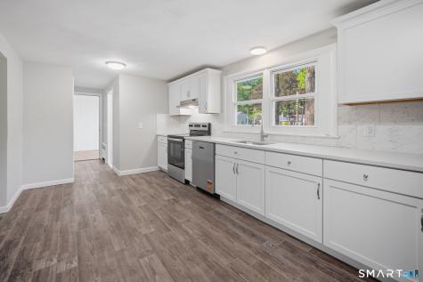 32 Hemlock Lane East Hartford CT 06118