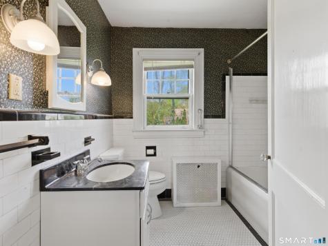 763 Ocean Avenue New London CT 06320