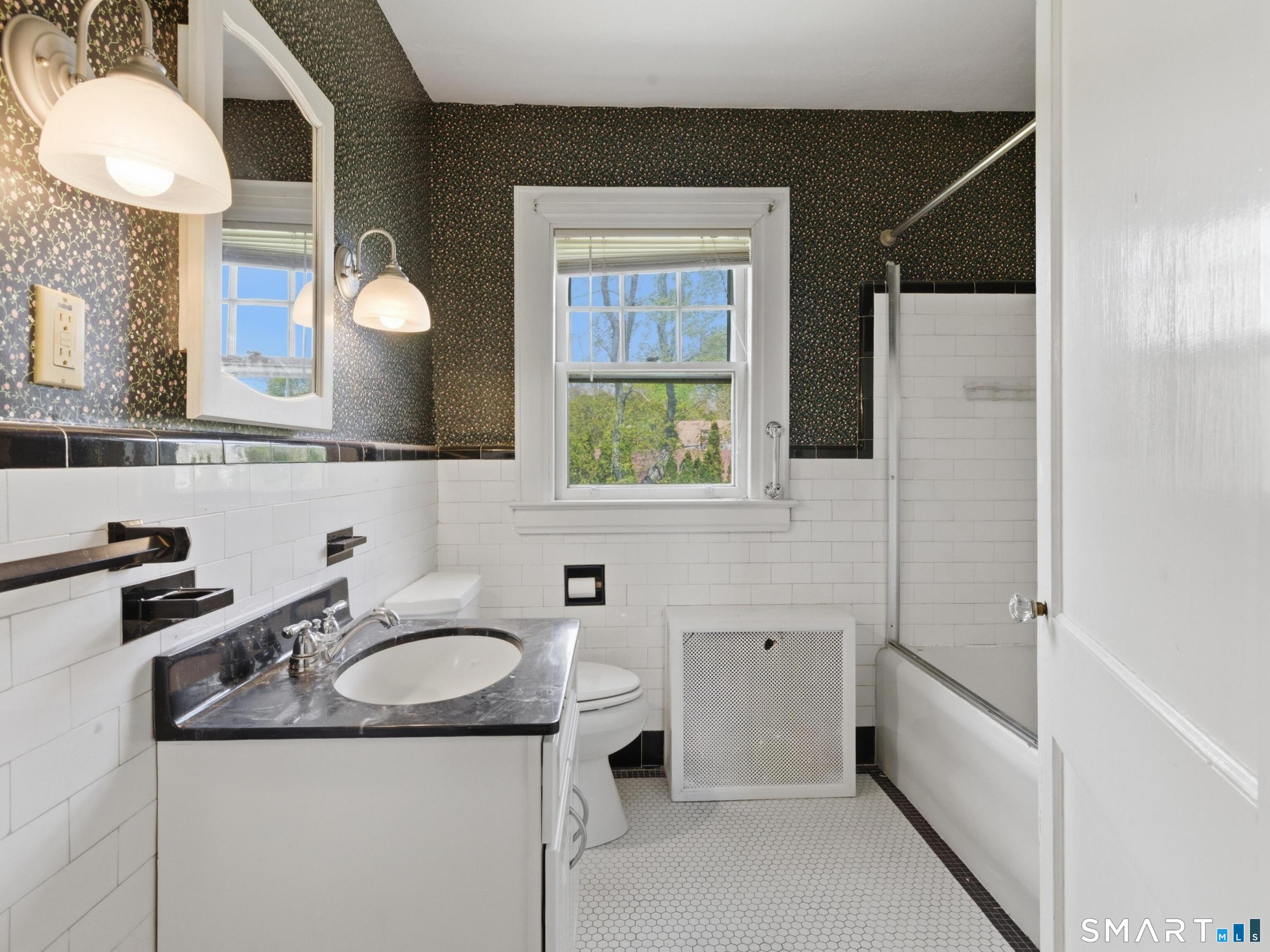 763 Ocean Avenue New London CT 06320