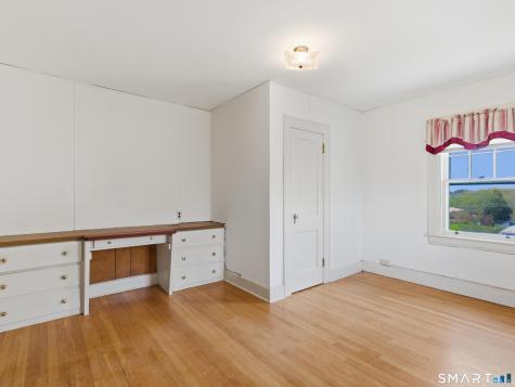 763 Ocean Avenue New London CT 06320