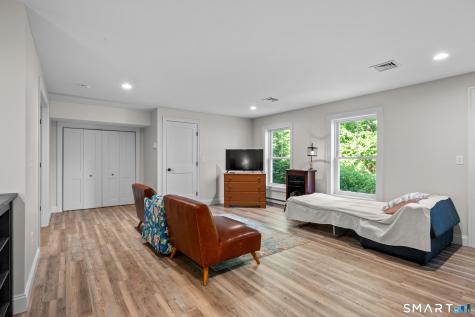67 Spring Glen Road East Lyme CT 06357