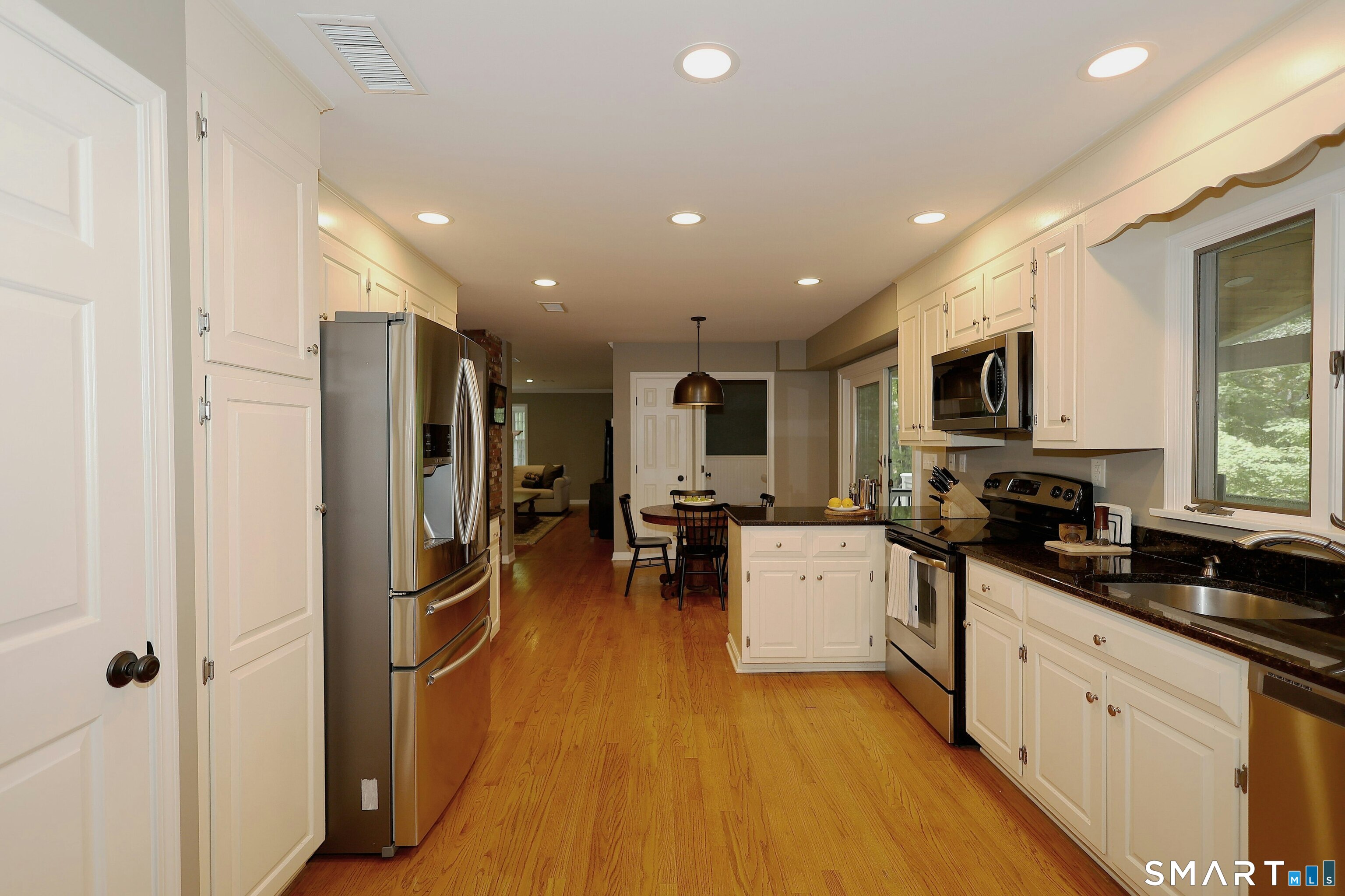 85 Cross Highway Redding CT 06896